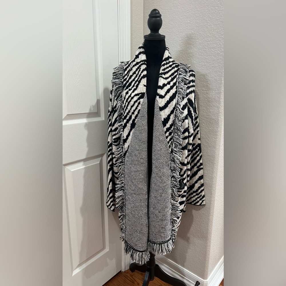 $395 One grey day Los Angeles Women long open Zebra long sleeve Cardigan sz M/L